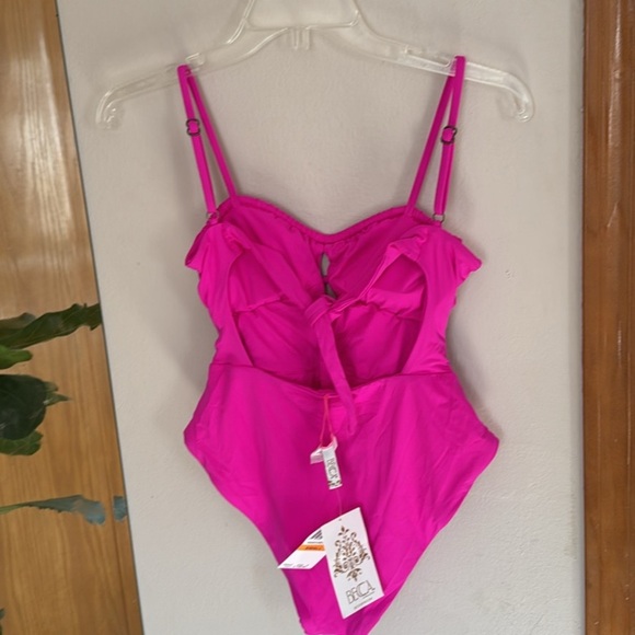 Becca swimsuit - Picture 3 of 6